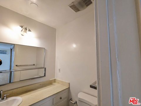 Tiny photo for 633 N Sweetzer Avenue #4, West Hollywood, CA 90048 (MLS # 25623513)