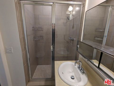 Tiny photo for 633 N Sweetzer Avenue #4, West Hollywood, CA 90048 (MLS # 25623513)