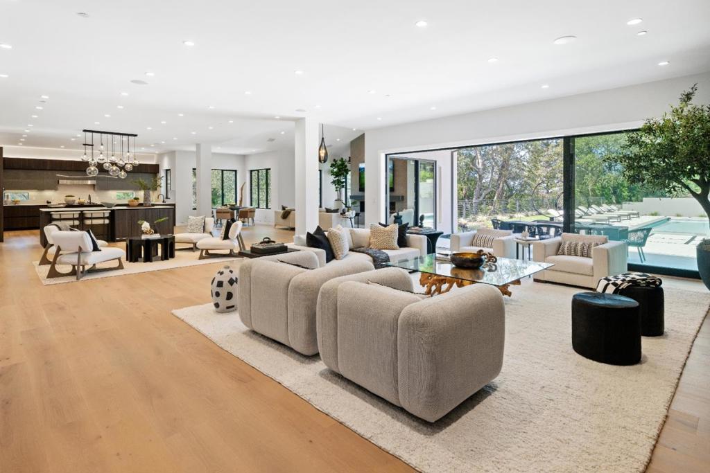 89 Tallwood Court