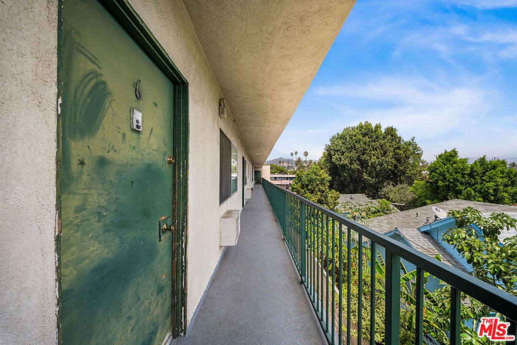 5345 La Mirada Avenue