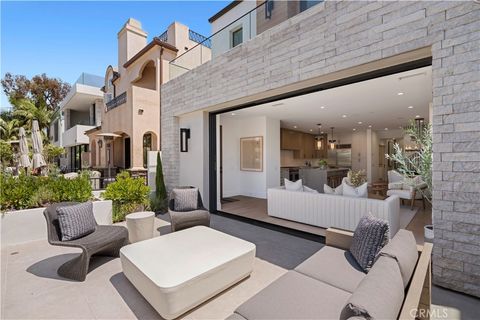 Photo of 430 Fernleaf Avenue, Corona Del Mar, CA 92625 (MLS # OC26152198)