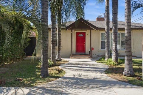 Photo of 611 S Griffith Park DR, Burbank, CA 91506 (MLS # IV26223606)