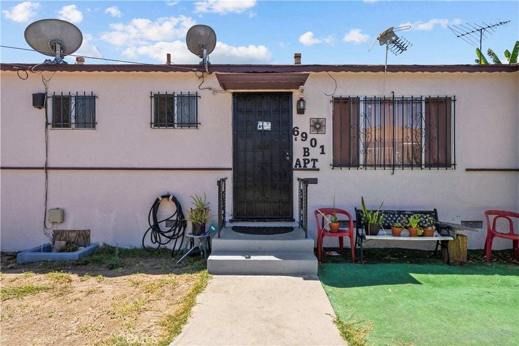 6901 San Luis Ave