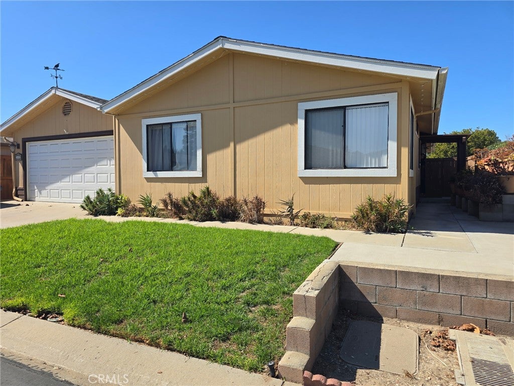 3435 Greenacre