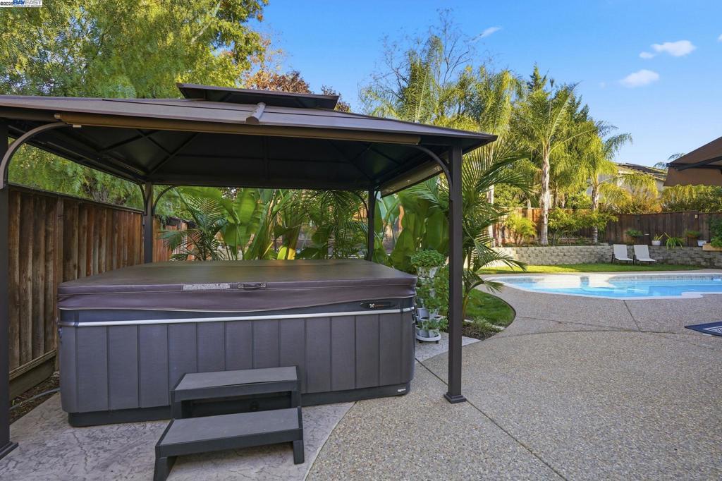 MARALISA ESTATES - Residential