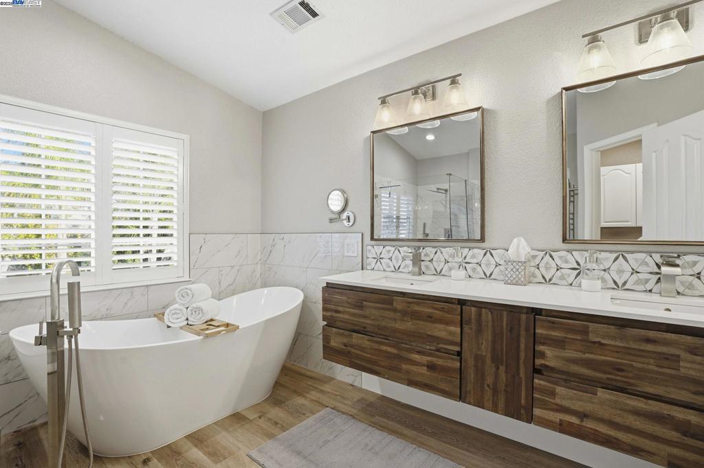 MARALISA ESTATES - Residential