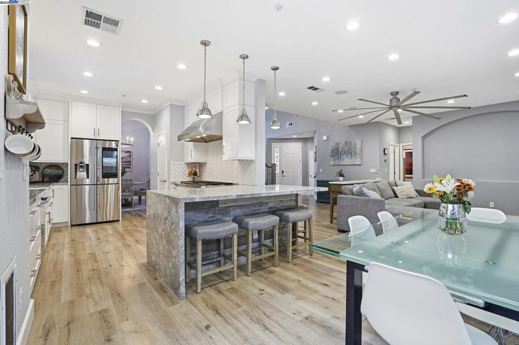 MARALISA ESTATES - Residential