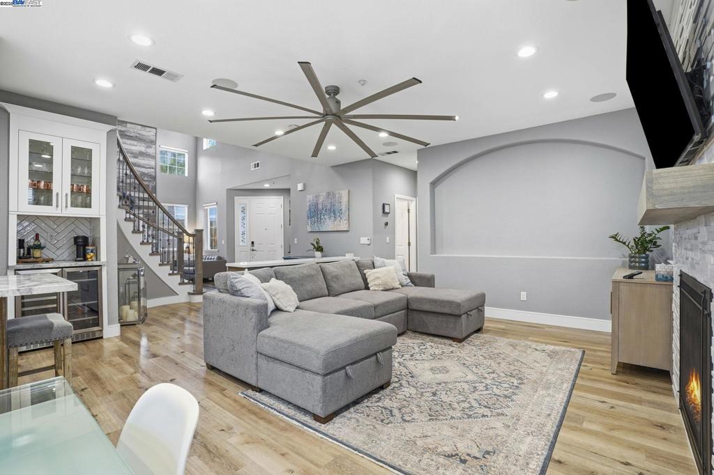 MARALISA ESTATES - Residential