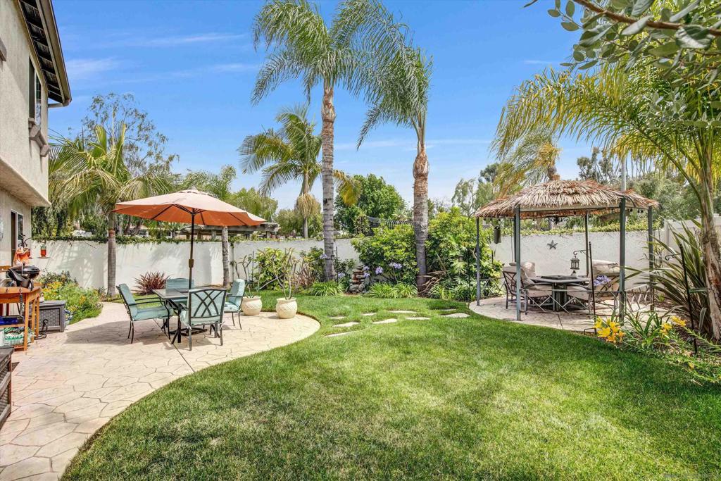 3985 Carino Way