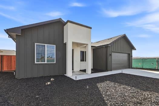 594 Fulton Way