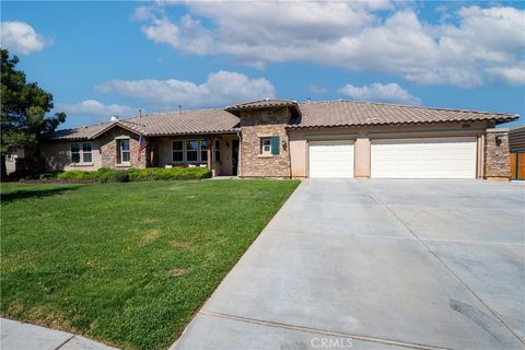 Photo of 41641 Doverwood Court, Lancaster, CA 93536 (MLS # SR26118692)