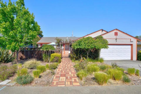 Photo of 1412 Lassen Street, Vallejo, CA 94591 (MLS # ML82019909)