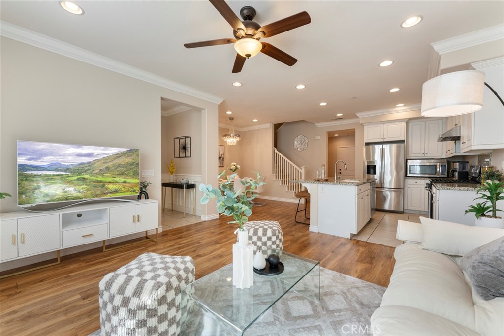 869 E Mountain Way D