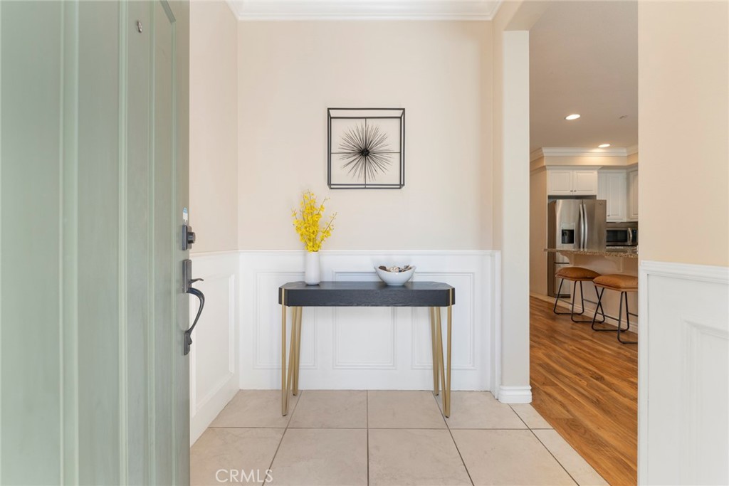 869 E Mountain Way D