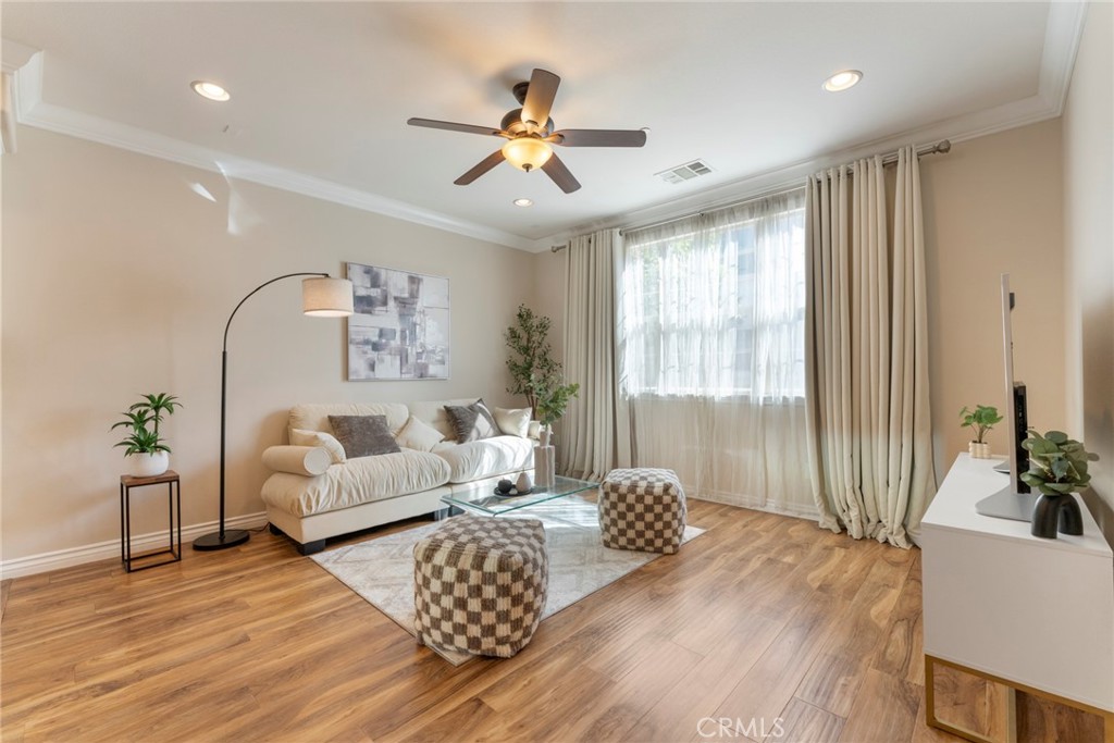 869 E Mountain Way D