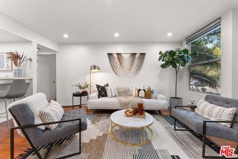 Photo of 960 Sanborn Avenue #3, Los Angeles, CA 90029 (MLS # 25619505)