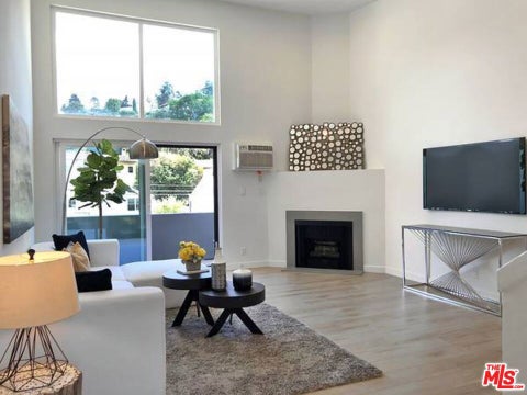 Photo of 2211 GRIFFITH PARK #6, Los Angeles, CA 90039 (MLS # 26996981)