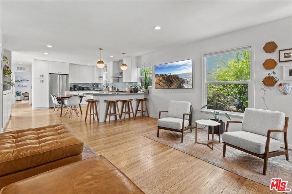 5956 W 85th Place
