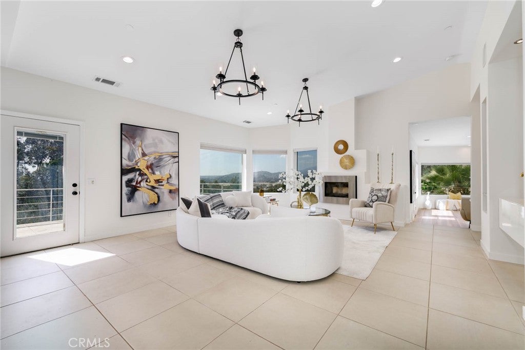 4102 Quail Canyon Rd