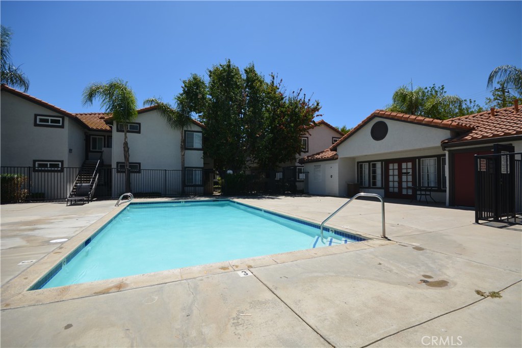 16377 Lakeshore Drive 4D