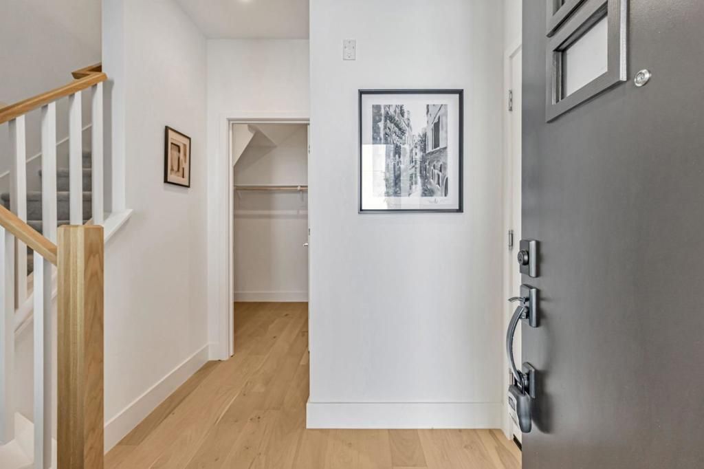Photo of 1125 Esther Court, Palo Alto, CA 94303 (MLS # ML82023887)