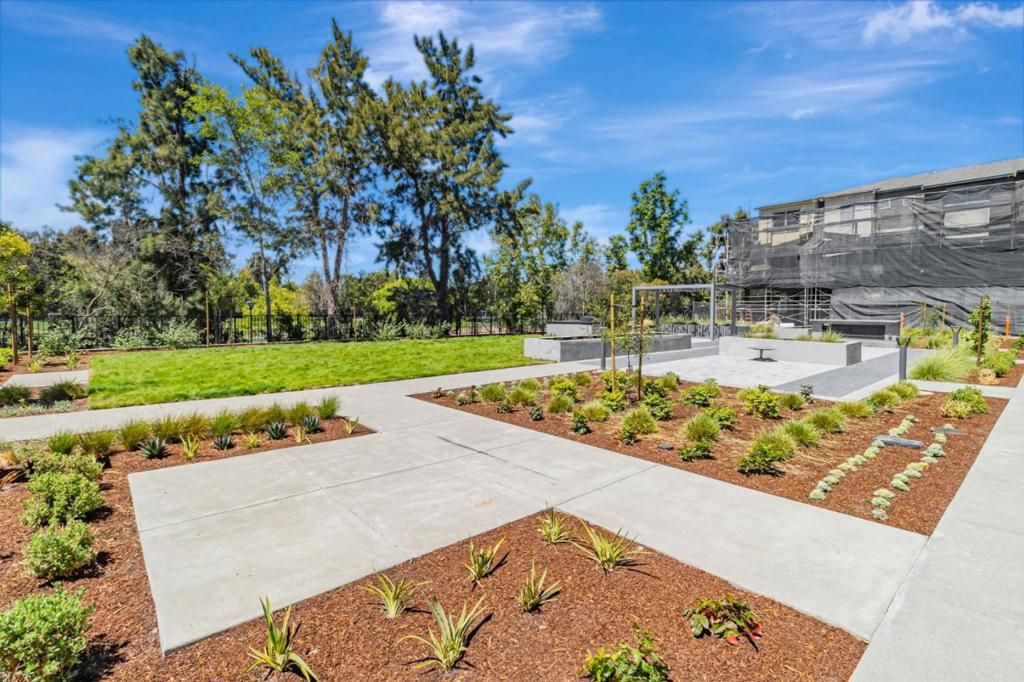 Photo of 1125 Esther Court, Palo Alto, CA 94303 (MLS # ML82023887)