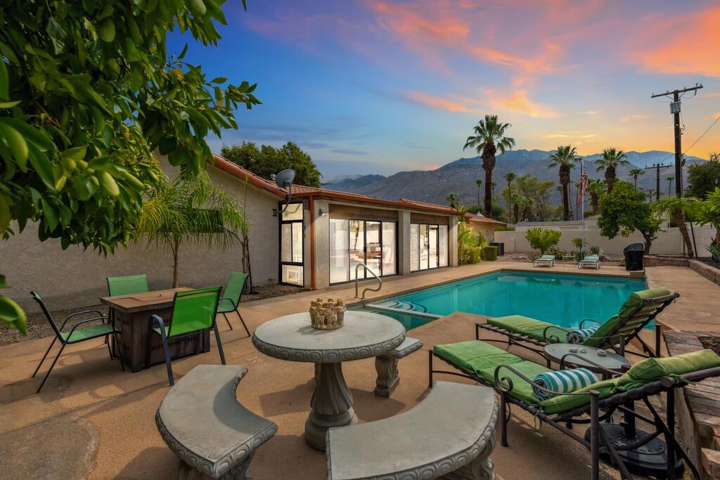 1366 E Verbena Drive