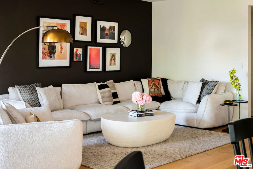 651 Wilcox Avenue 3C