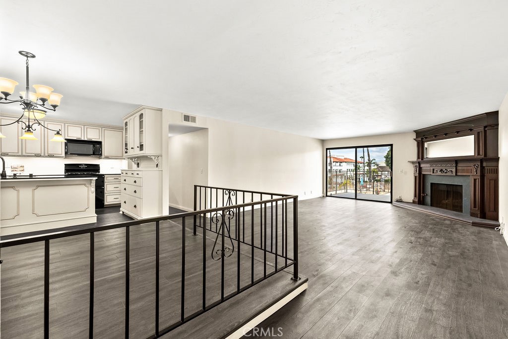 2501 S El Camino Real 206