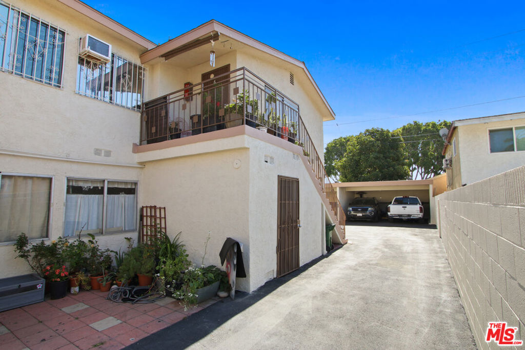 10024 Elizabeth Avenue