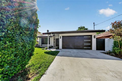 Photo of 20254 Leadwell Street, Canoga Park, CA 91306 (MLS # SR26222484)