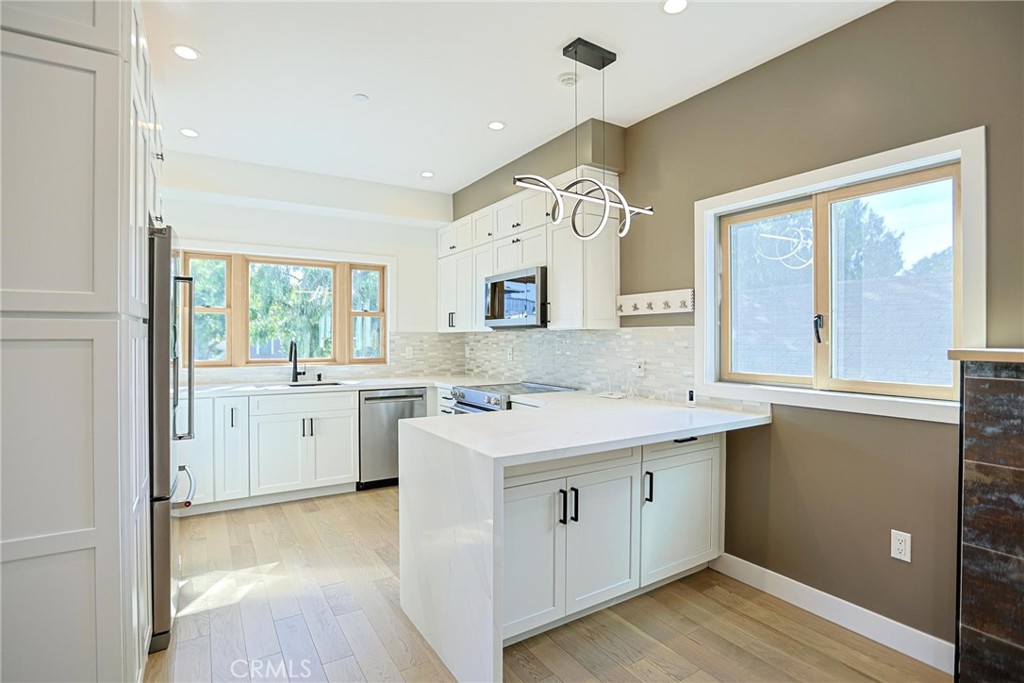605 W 4th