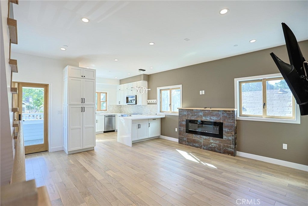 Photo of 605 W 4th ST, Long Beach, CA 90802 (MLS # PW26100349)