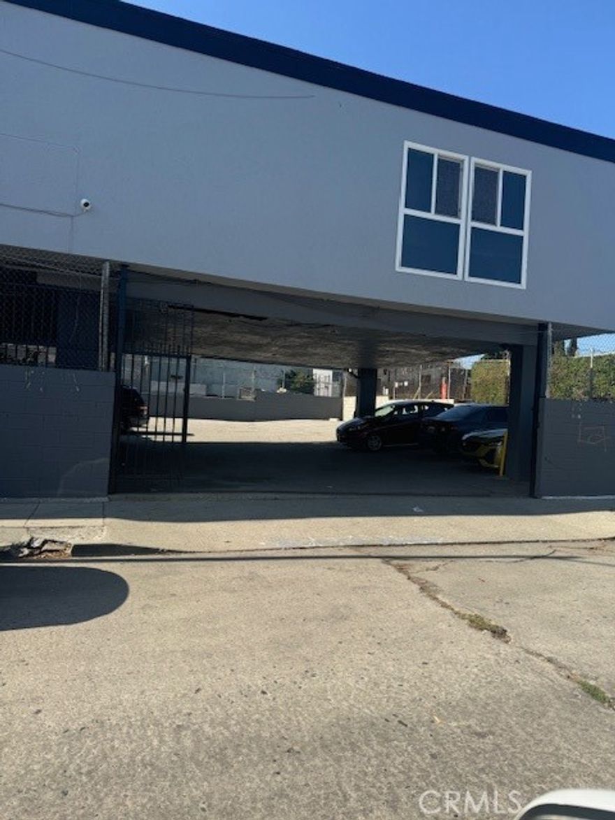 This is a great building gated parking area for security. There are currently 4 offices spaces available for lease each at about 600 square feet. We are leasing them at $2.00 a square feet per month.  All units are on the second floor, This is a great opportunity to lease near downtown LA with security parking, great for anyone who wants a quiet space to work and safe parking.