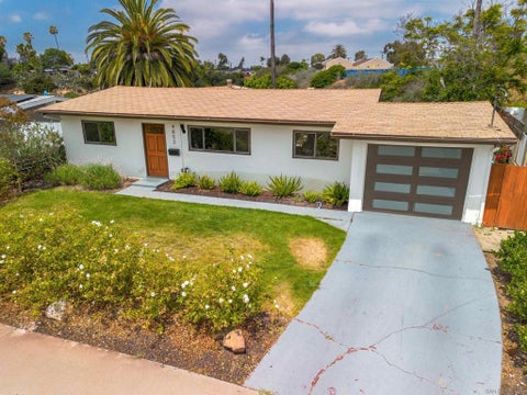 Photo of 4852 Kings Way Way, San Diego, CA 92117 (MLS # 260015295SD)