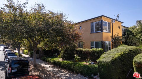 Photo of 305 S Reeves Drive #305 B, Beverly Hills, CA 90212 (MLS # 26988917)