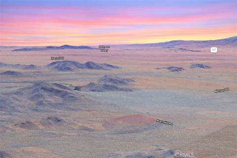 Photo of 4531041 Monolith Road, Lucerne Valley, CA 92356 (MLS # SN26041815)