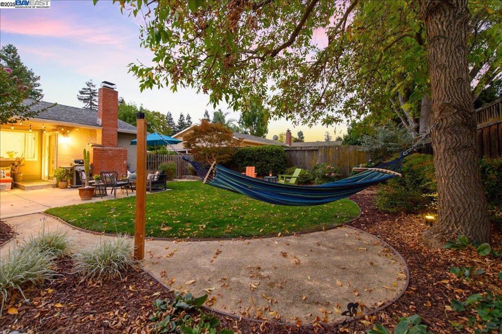 WILLOW WEST - Residential