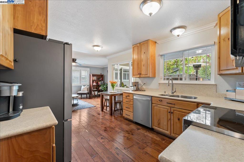 WILLOW WEST - Residential