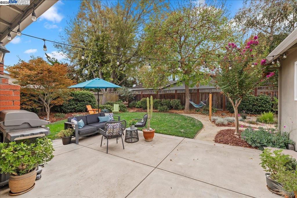 WILLOW WEST - Residential