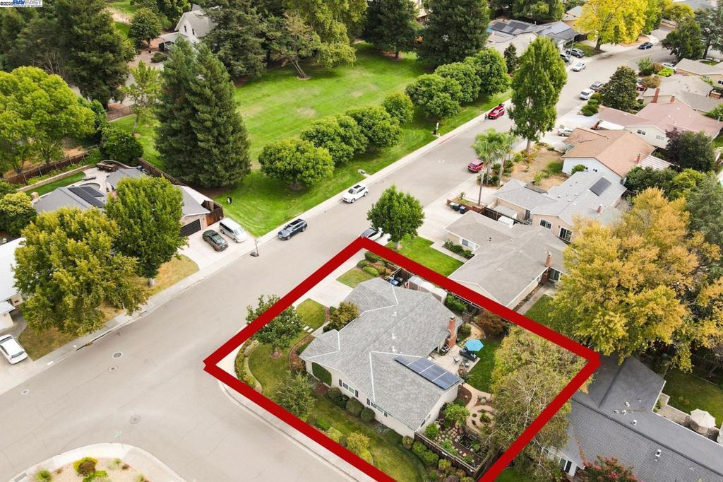 WILLOW WEST - Residential