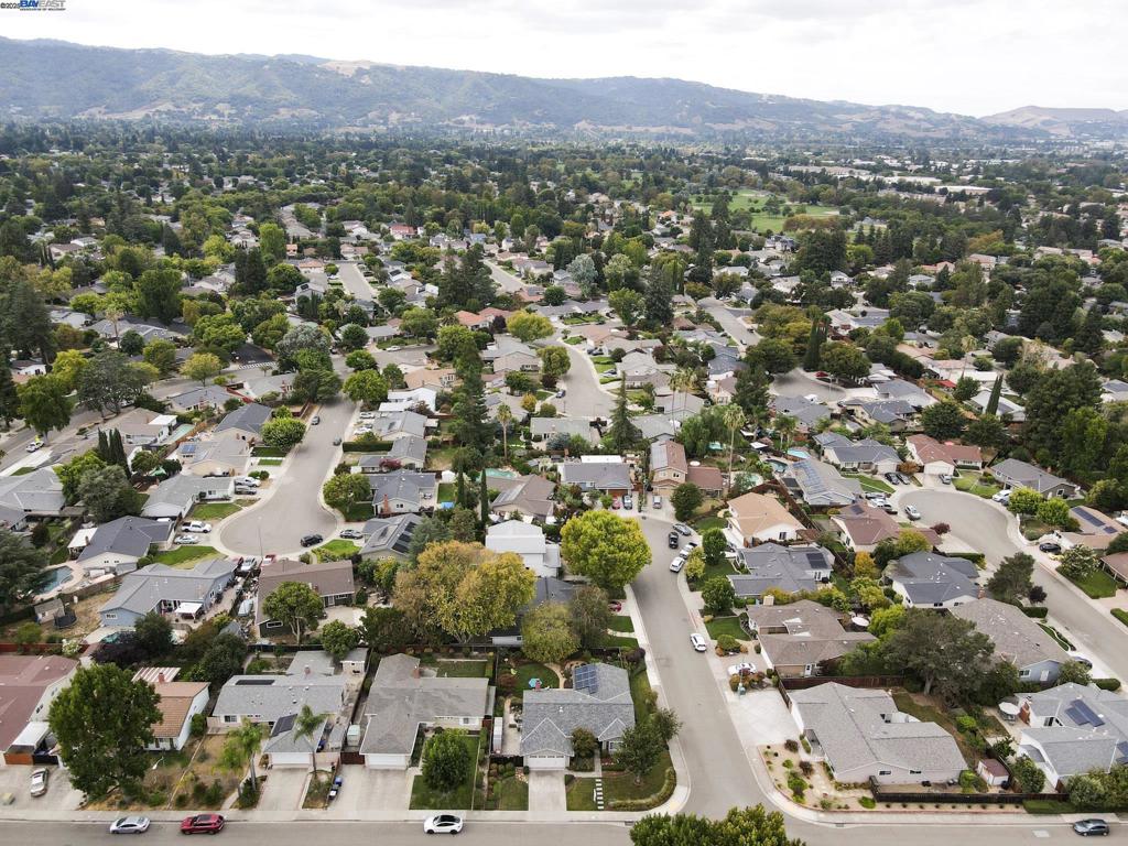WILLOW WEST - Residential