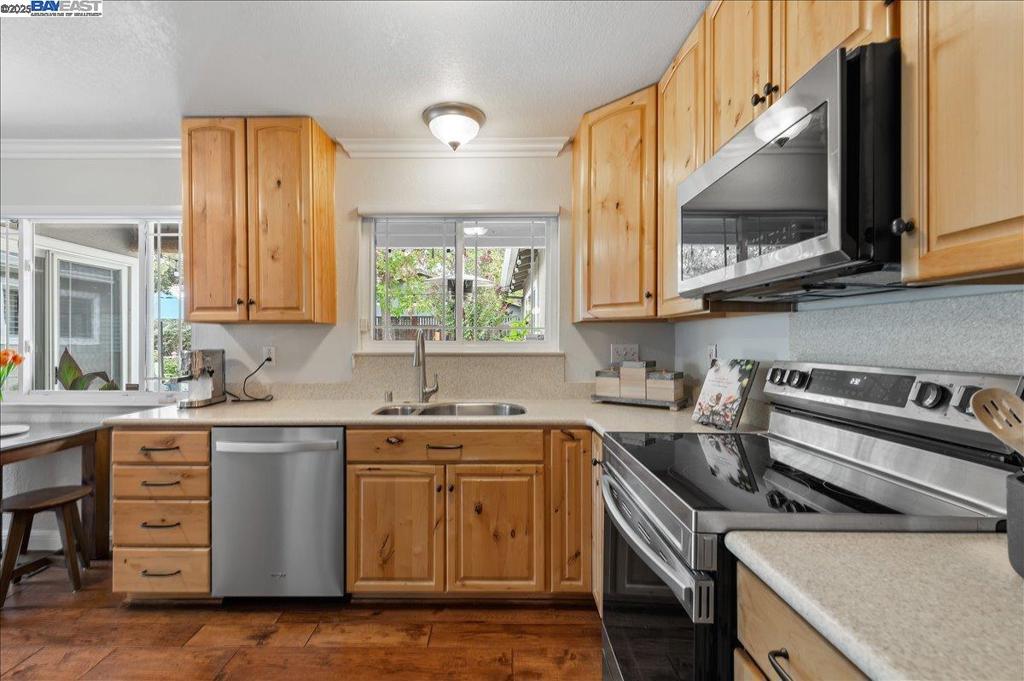 WILLOW WEST - Residential