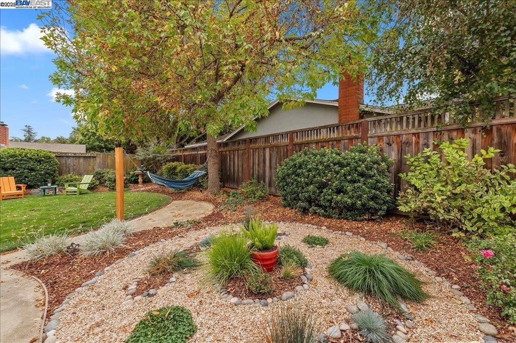 WILLOW WEST - Residential