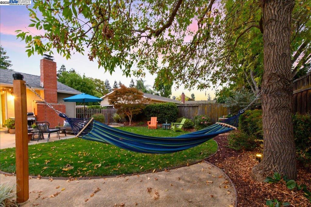 WILLOW WEST - Residential