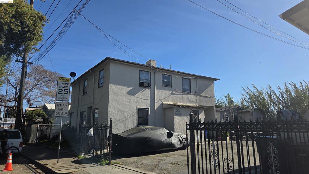 10419 San Leandro St