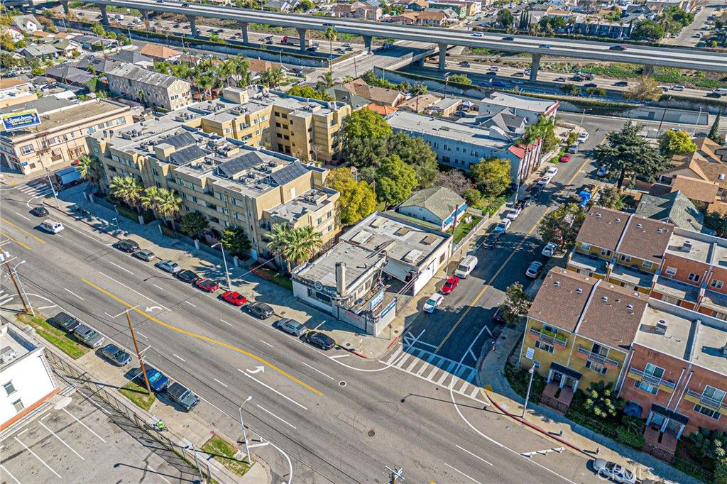 Photo of 4922 S Figueroa Street, Los Angeles, CA 90037 (MLS # PW26015479)