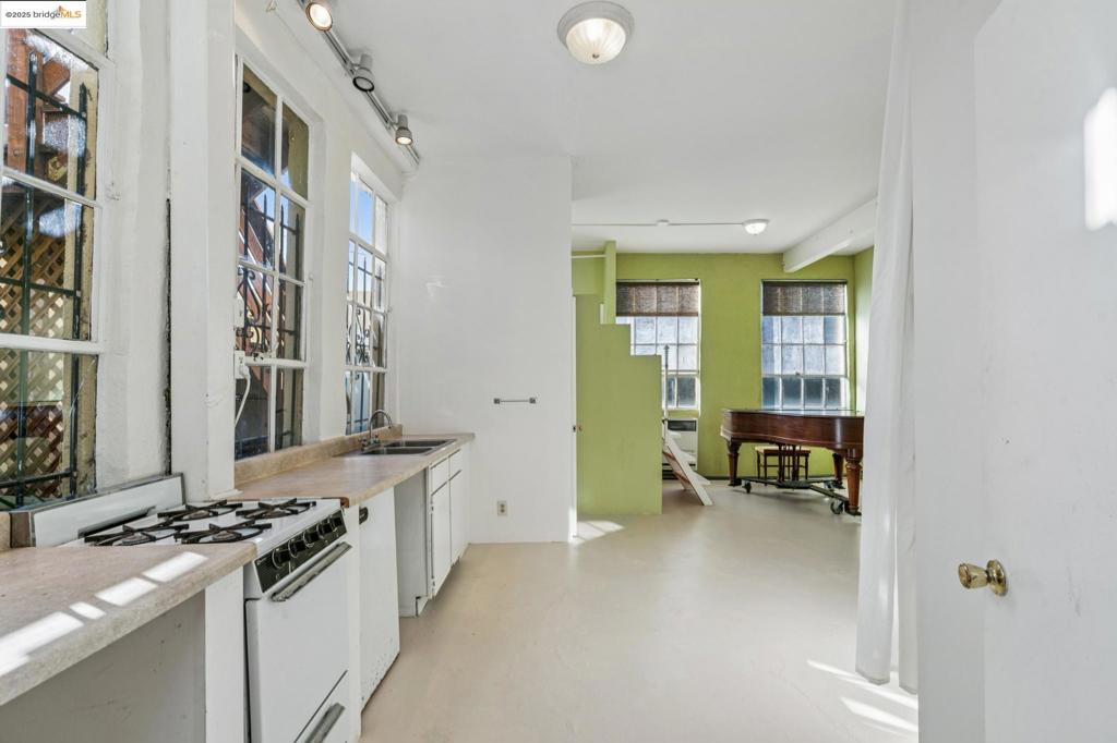 WEST OAK - Residential