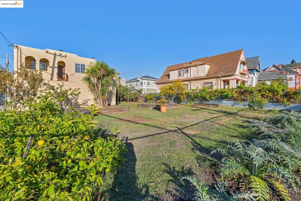 WEST OAK - Residential