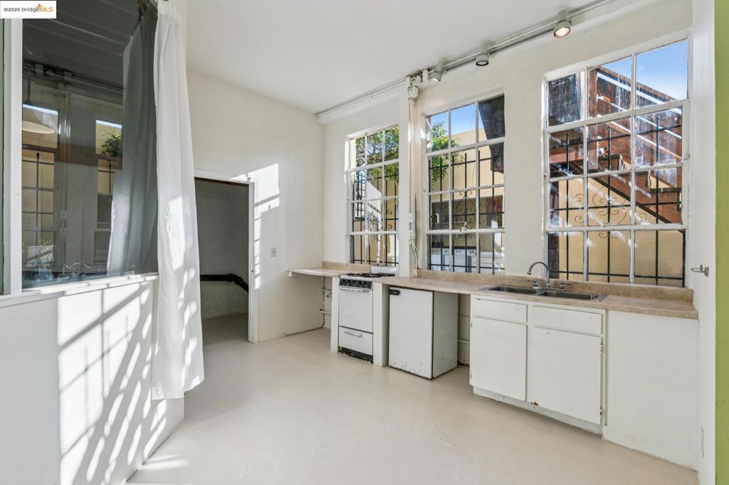 WEST OAK - Residential